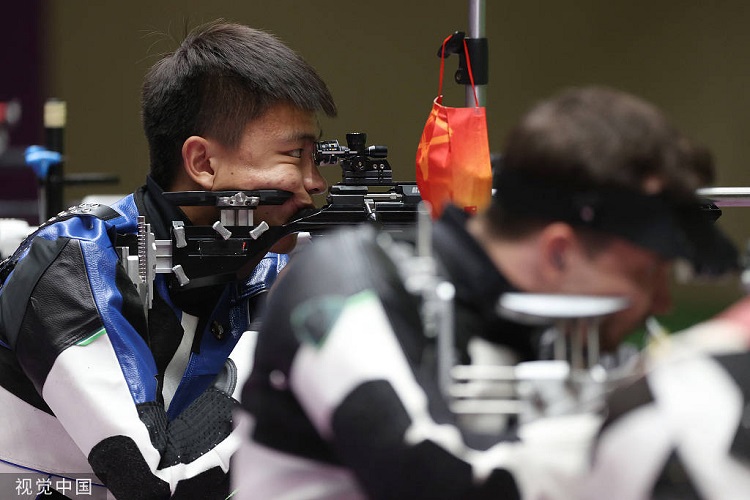 奥运会-男子50米步枪三姿张常鸿破纪录夺冠 中国第27金