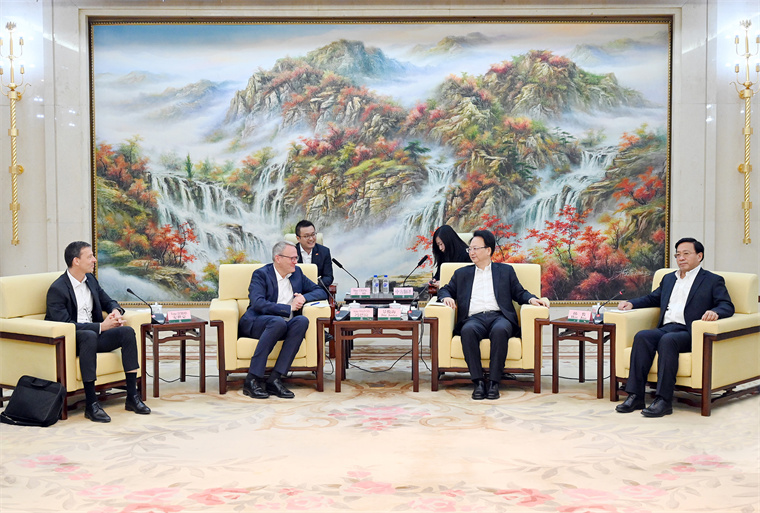 景俊海韩俊会见大众中国总裁冯思翰及奥迪中国总裁安世豪